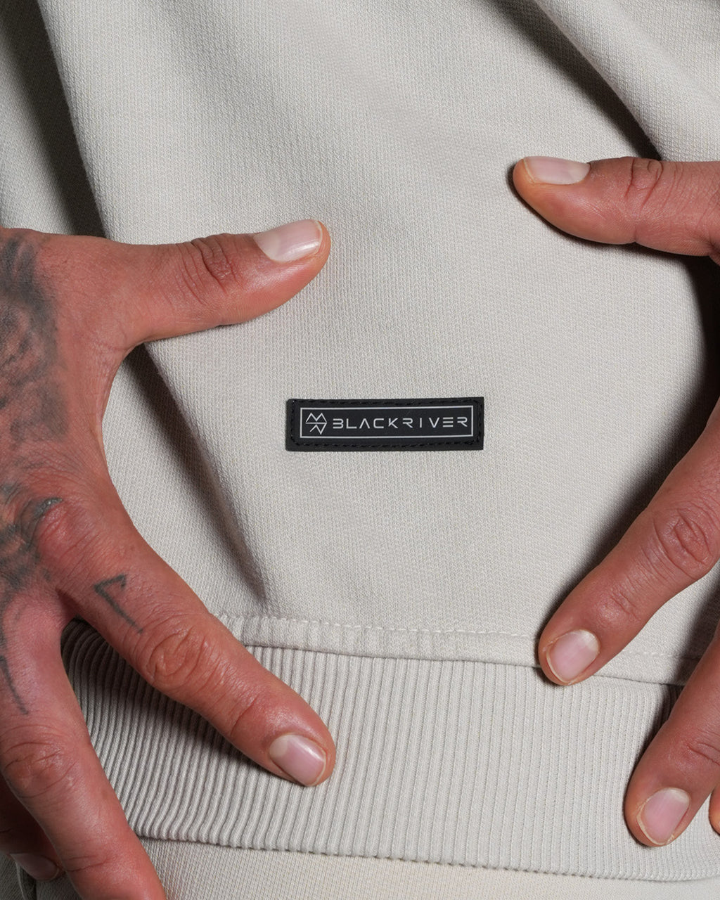 Buzo Cuello Redondo Beige