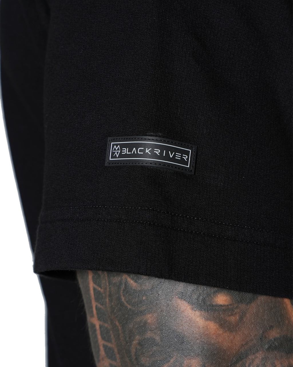 CAMISETA NEGRA RAÍCES CAPIRO